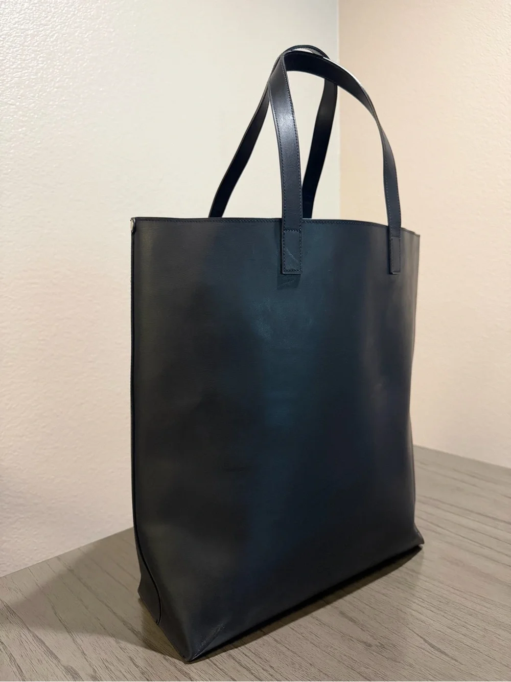Saint Laurent Black Leather Everyday Tote